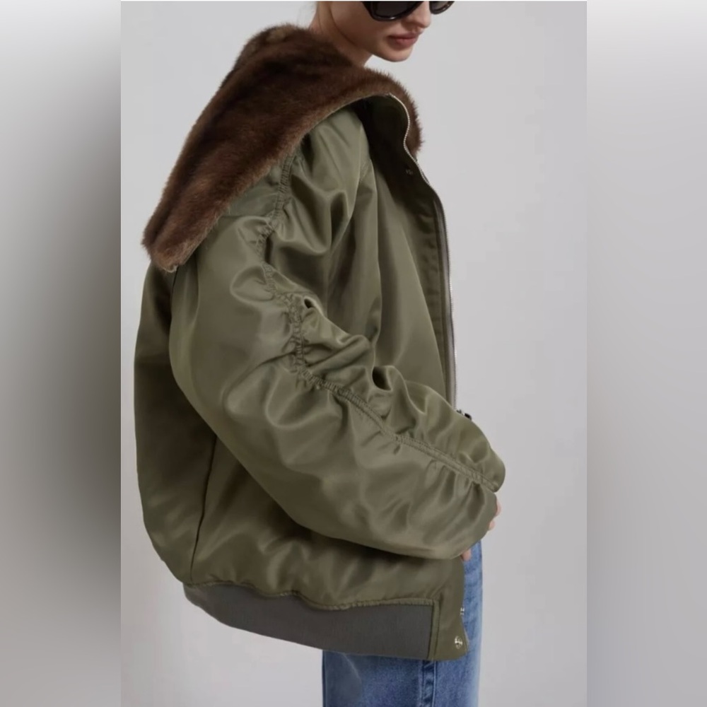NWT Hayden Faux Fur Bomber Army Green Long Sleeve Jacket  M / L Fur collar